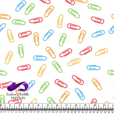 Colorful paper clips scattered pattern