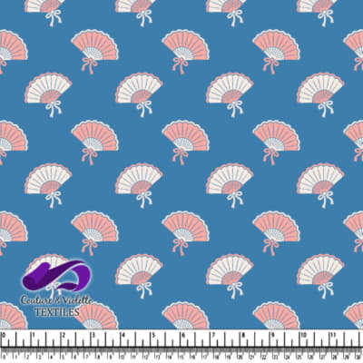 Éventails Roses et Blancs sur Fond Bleu