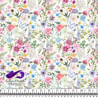 Motif Floral Coloré de Printemps sur Fond Blanc