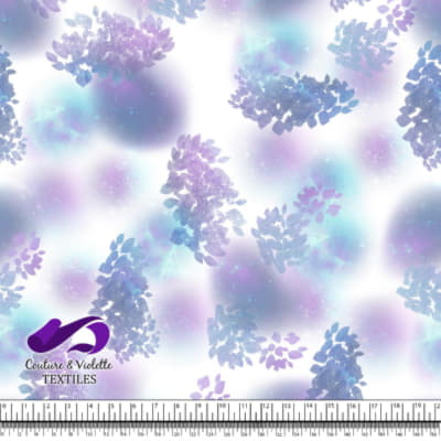 Dragons - Textured white background univers