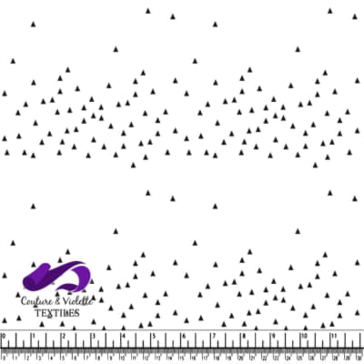 Minimalist serenity - triangle dusty white