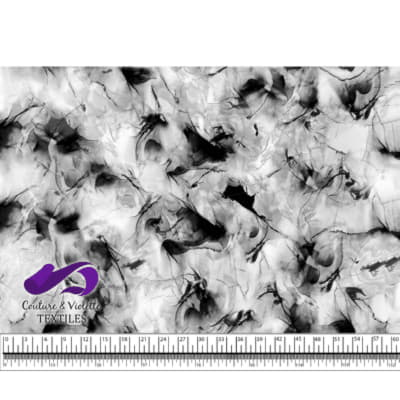 Encre -Black and white with black accents